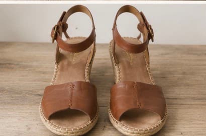 Clarks Artisan Brown Leather Espadrille Wedge Sandals Size 10 Boho Chic Ankle Strap photo 2