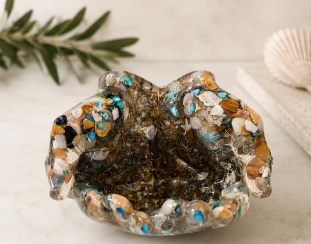 đ Treasures of the Tide â One-of-a-Kind Resin Art Bowl
